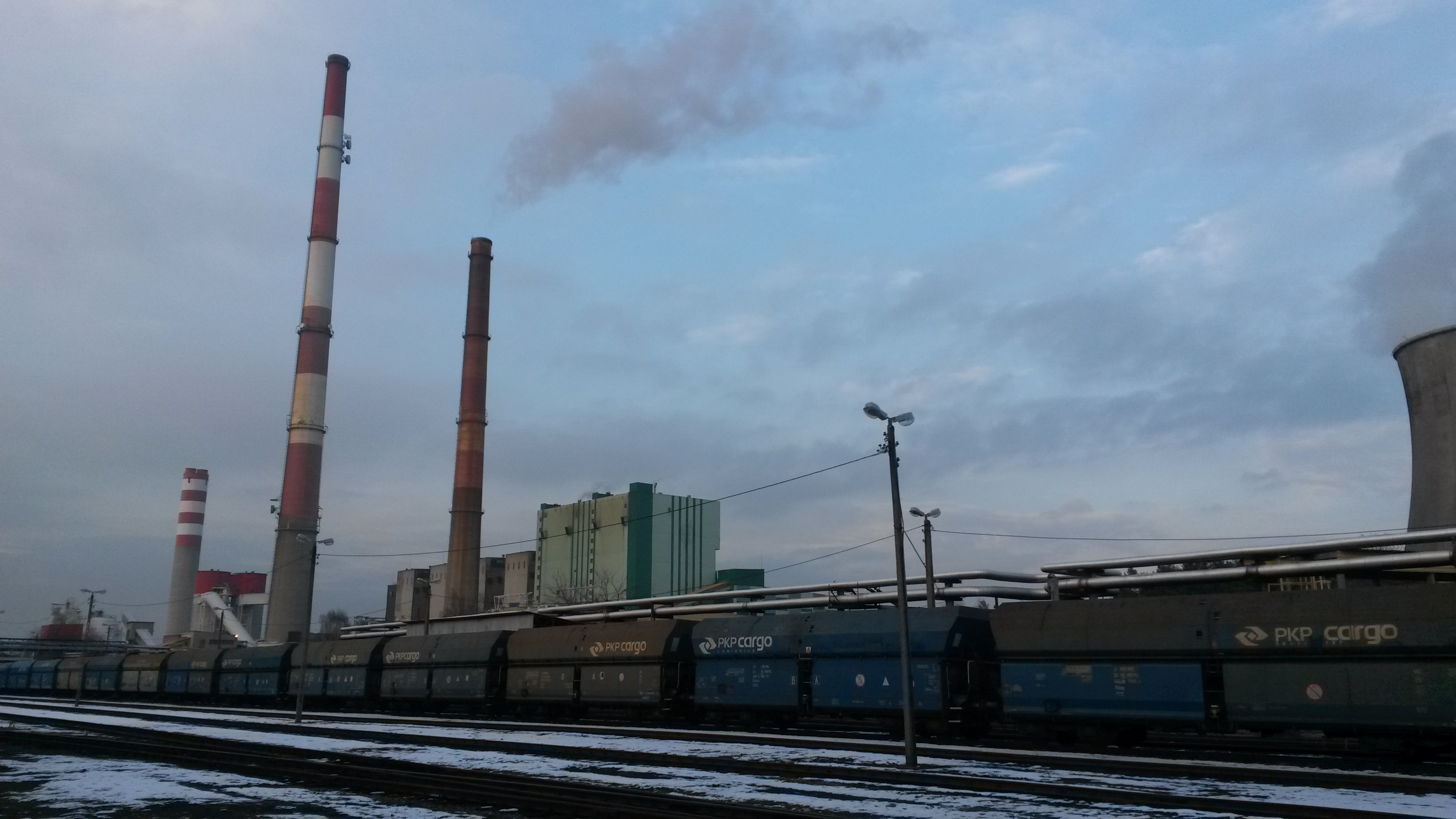 Poland gets almost 90 percent of its electricity from coal, but because Warsaw residents don’t burn the dirty fuel for heat, their air is much cleaner than Krakow’s. Image by Beth Gardiner. Poland, 2014.
