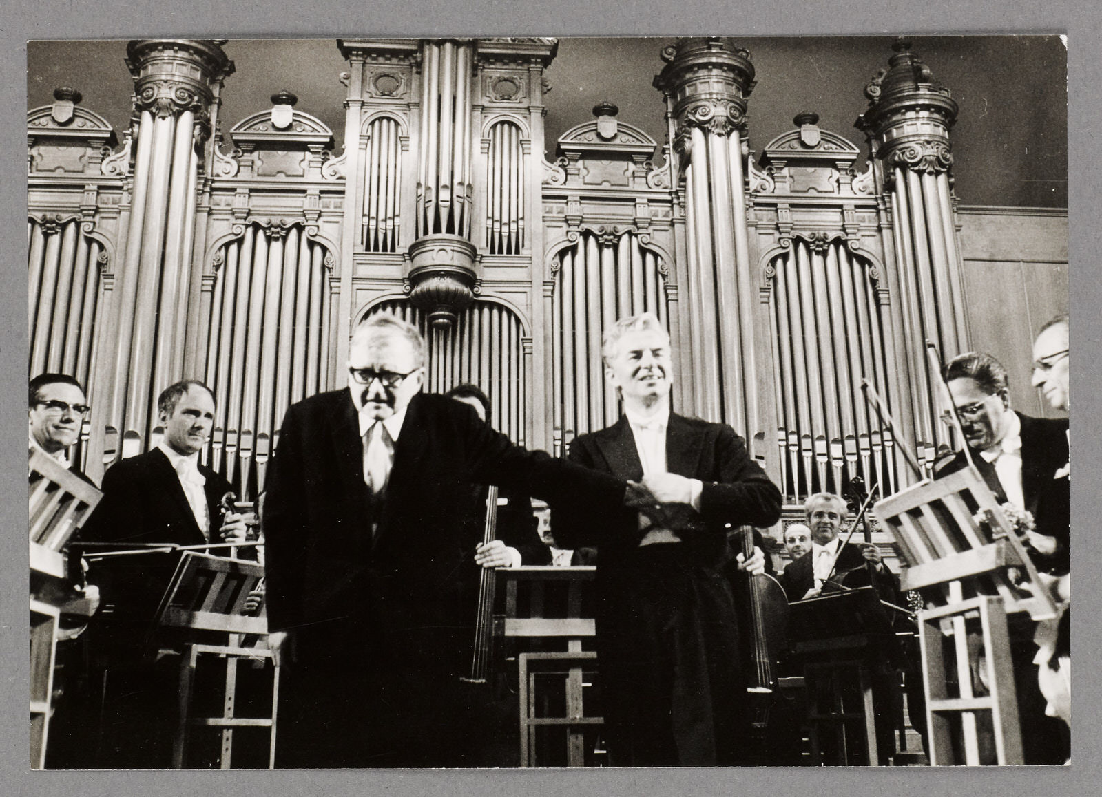 Schostakowitsch und Karajan, nach dem Konzert am 29.05.1969 • Foto Reinhard Friedrich / Archiv Berliner Philharmoniker