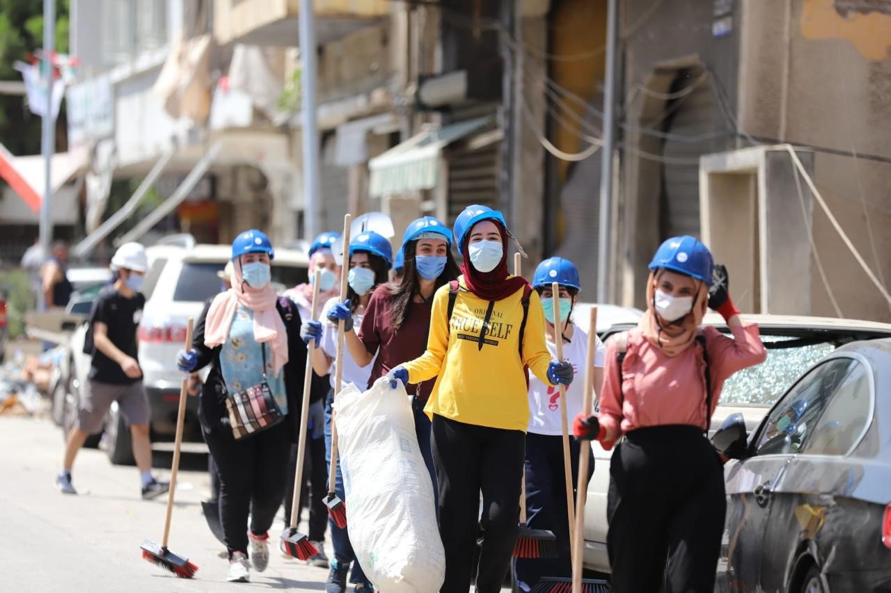 UN Staff, including from UNSCOL, volunteer to help clear the rubble from neighborhoods badly damaged by the tragic 4 August Beirut Port explosion. Photo: UNRCO Lebanon